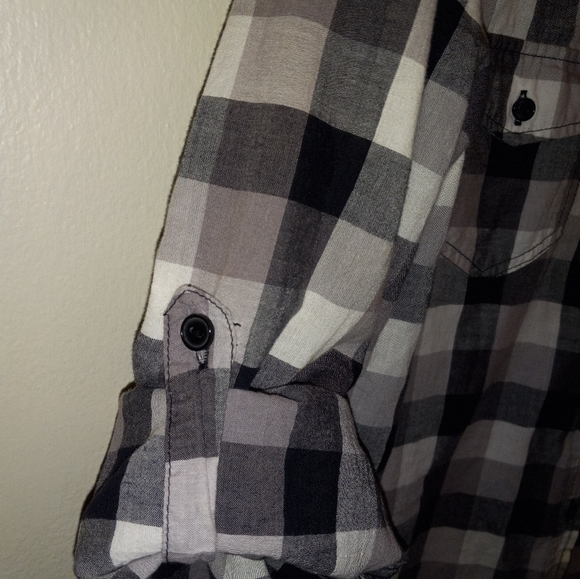 Forever 21 Plaid Button Down Shirt - Picture 4 of 5